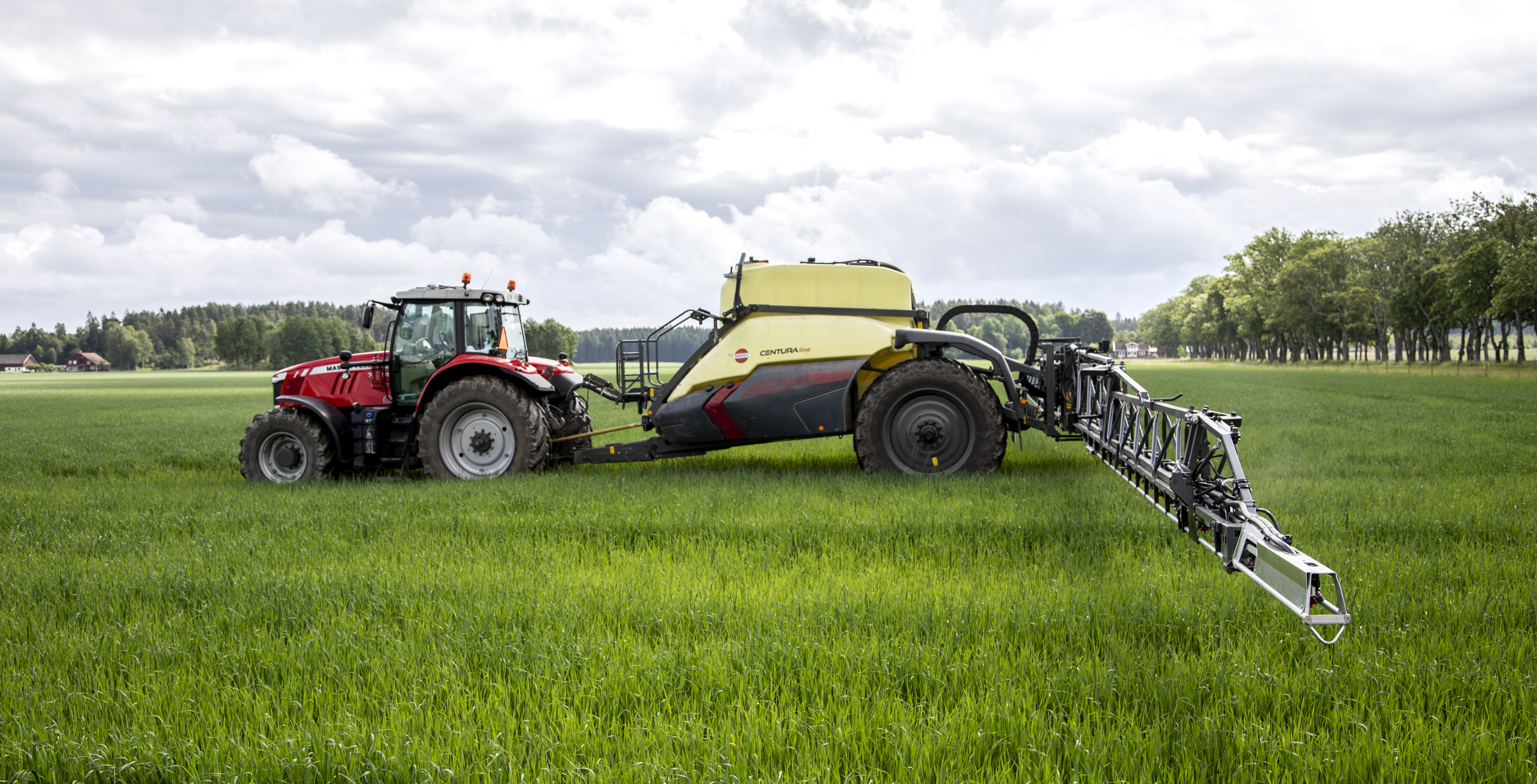 Trailed sprayers