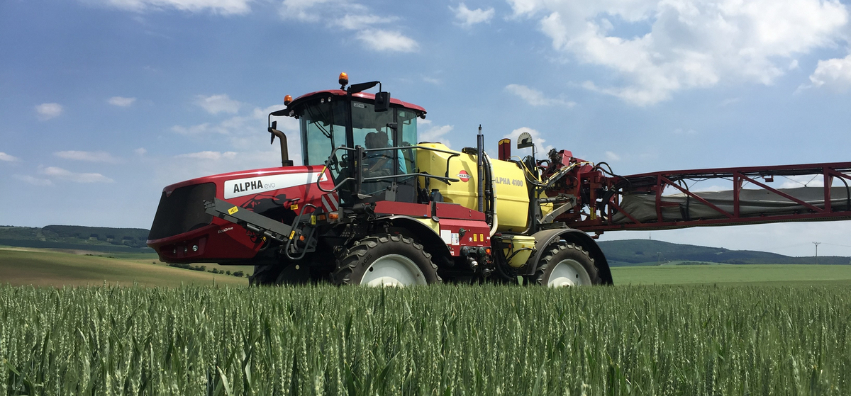 Self-propelled sprayers