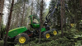 John Deere 1070G harvester