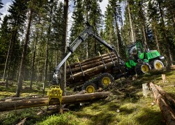 Форвардер John Deere 1210G